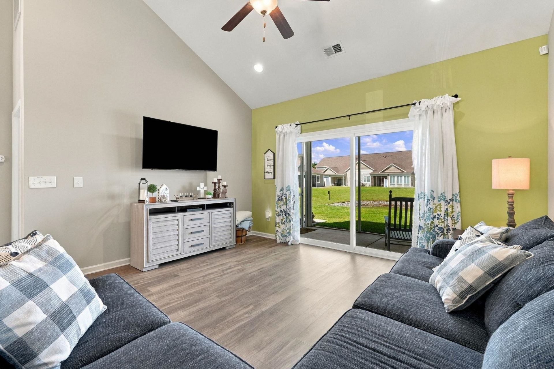 300 Nairn Dr.  Photo 15
