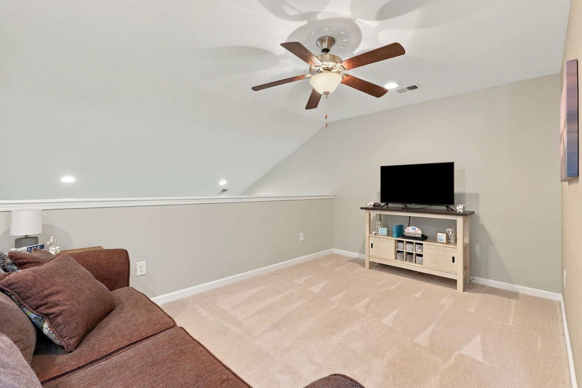 300 Nairn Dr.  Photo 28