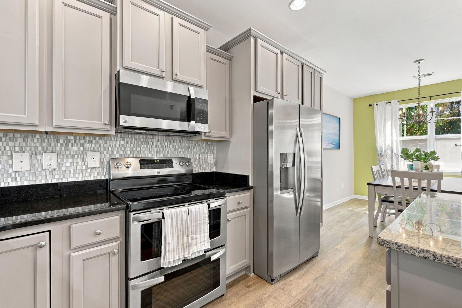 300 Nairn Dr.  Photo 8