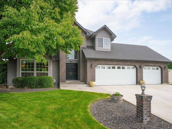805 S Harmony Rd, Greenacres, WA 99016