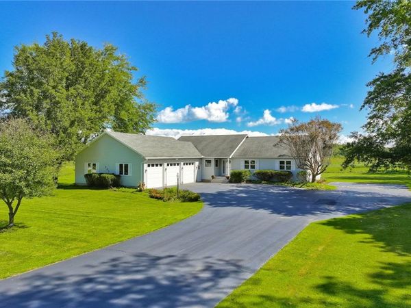 286 Phillips Road, Webster, NY 14580