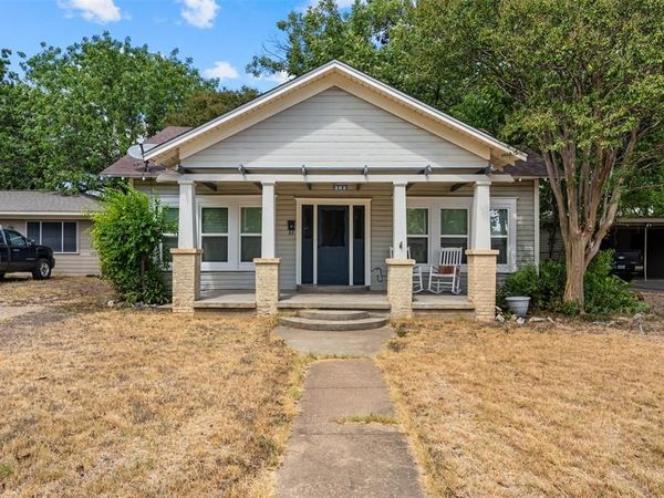 302 W Broadway Street , West, TX 76691