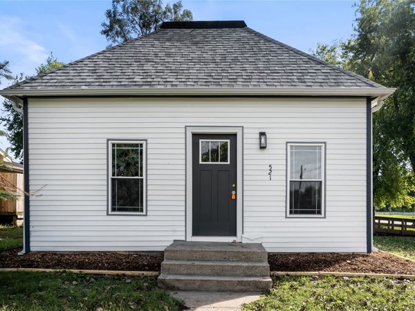 521 W Washington Street, Colfax, IA 50054