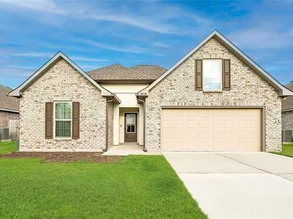 22038 GISELLE Drive, Mandeville, LA 70471