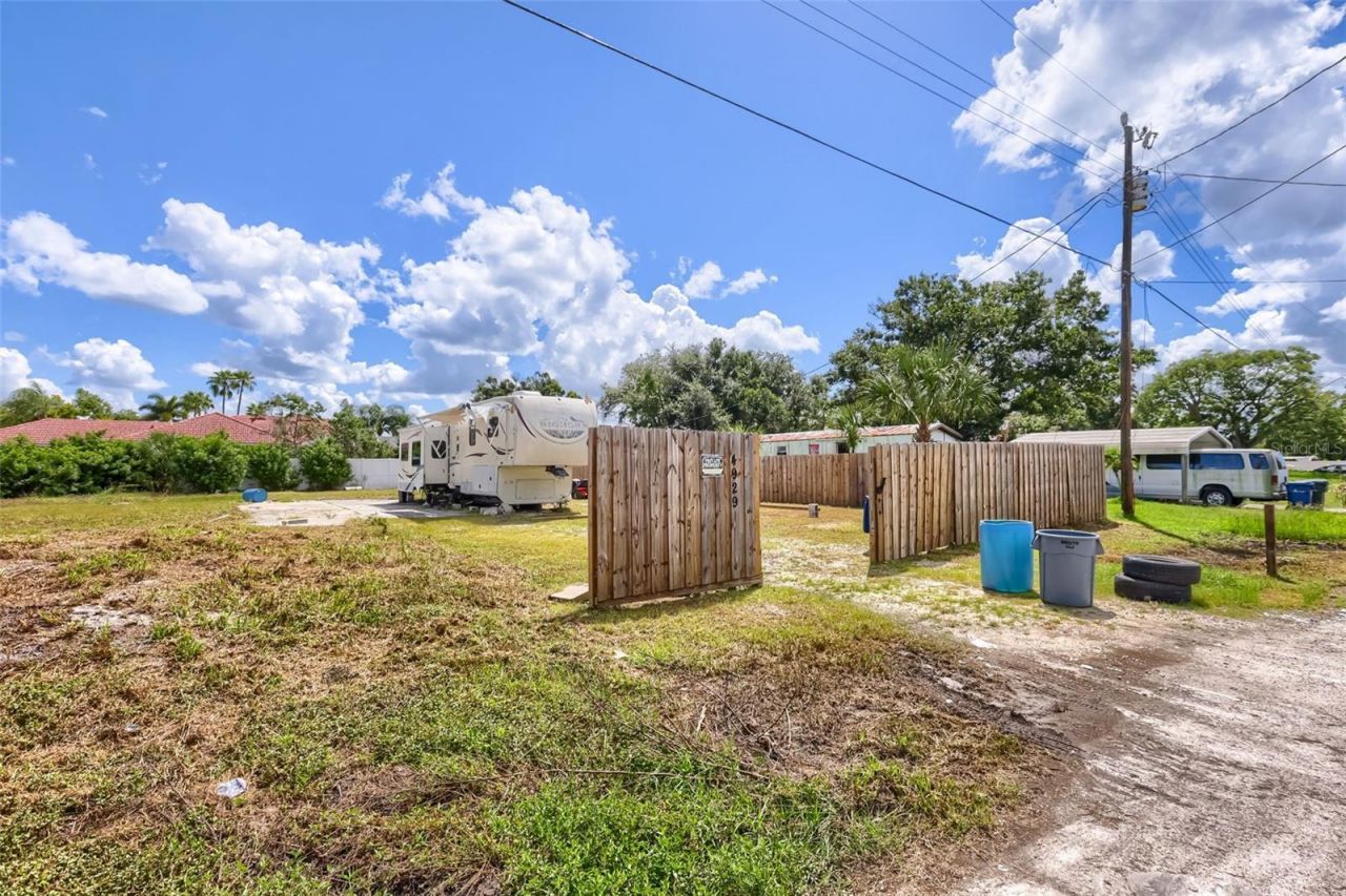 4929 Victoria Avenue , Sarasota, FL 34233 Photo
