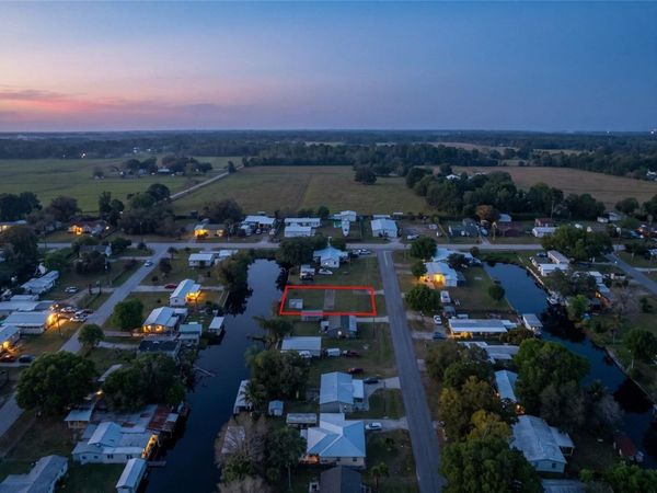 2827 SE 37TH AVENUE, OKEECHOBEE, FL 34974