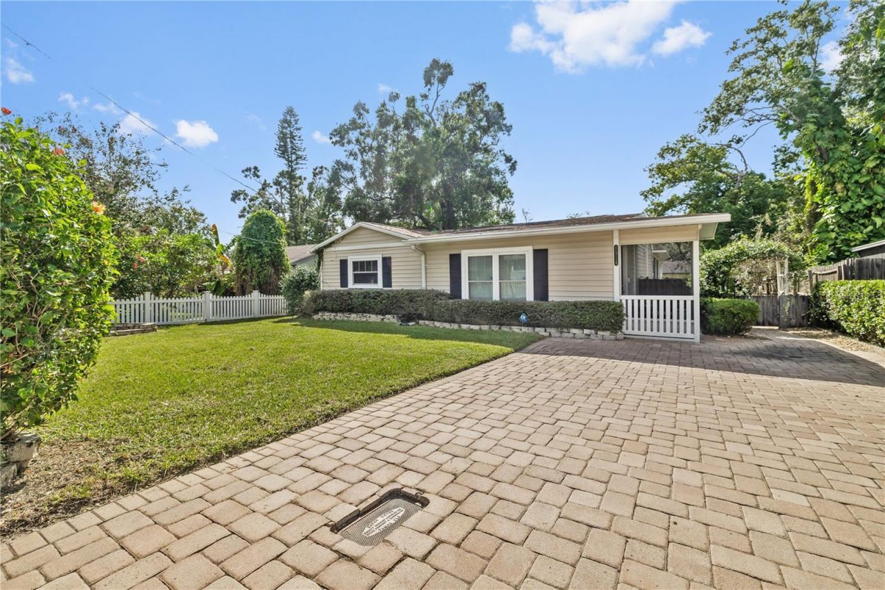 6914 N Lynn Avenue, Tampa, FL 33604 Main Photo