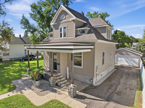 718 6th Street SW, Willmar, MN 56201