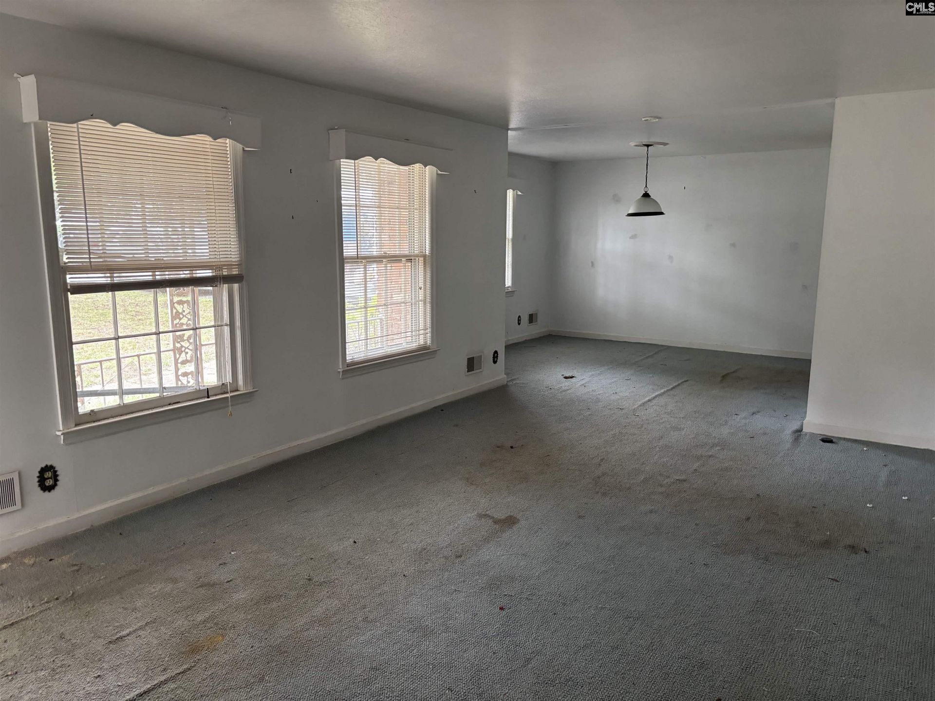 724 Janice Drive  Photo 4
