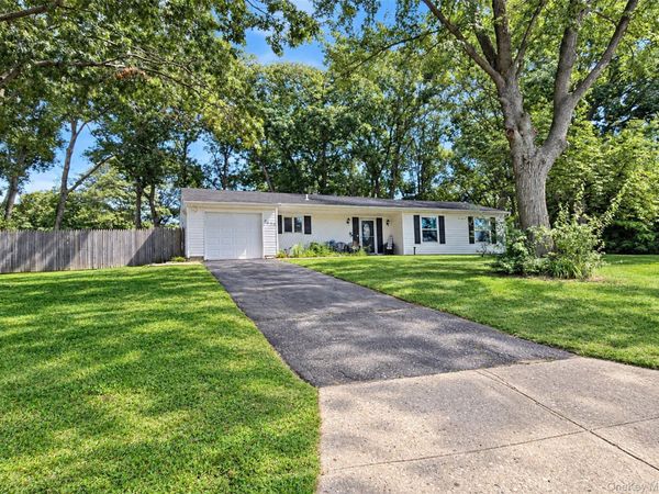 2679 Heather Avenue , Medford, NY 11763