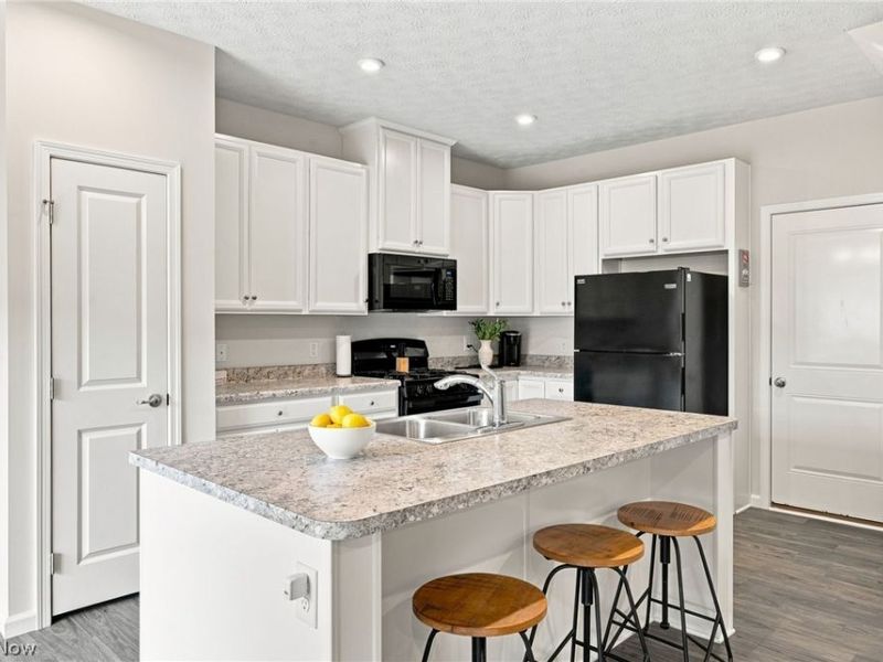 172 Forecastle Trail, Medina, OH 44256 Photo 5