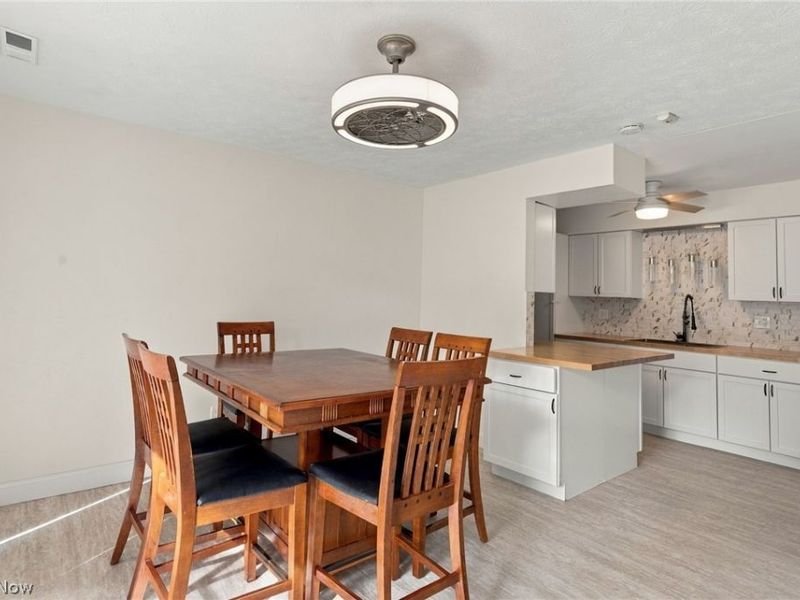 9956 Johnnycake Ridge Road, Unit 08, Concord Township, OH 44077 Photo 6