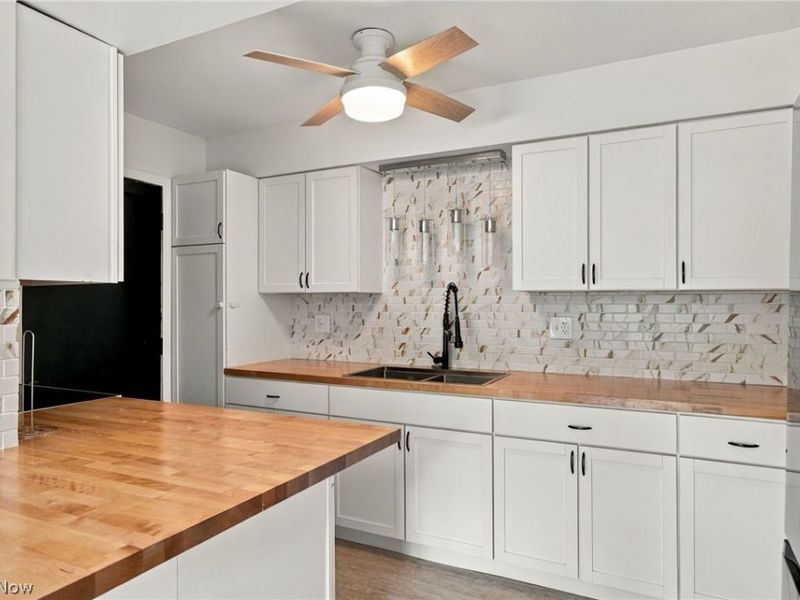9956 Johnnycake Ridge Road, Unit 08, Concord Township, OH 44077 Photo 8