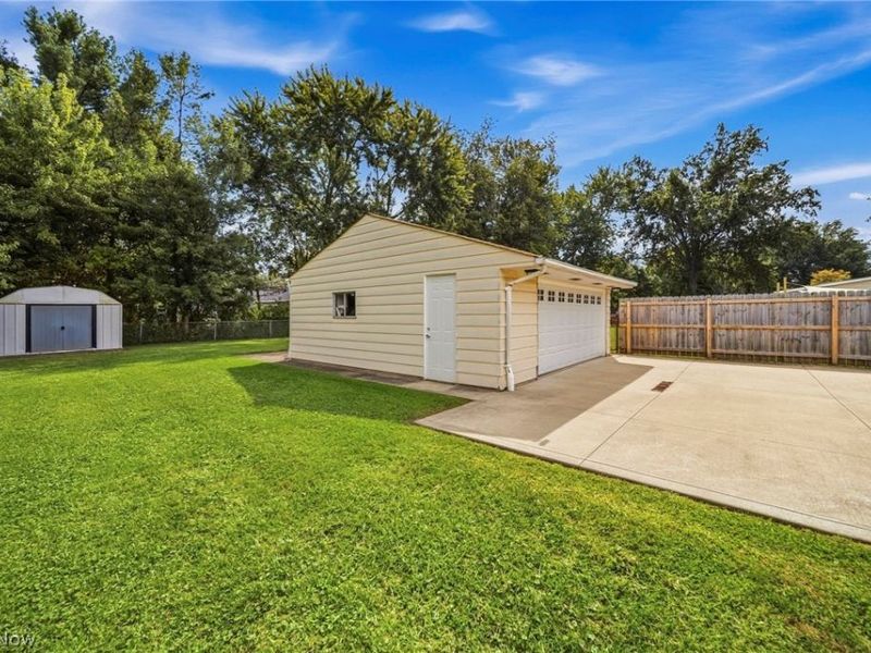 33450 Willowick Drive, Eastlake, OH 44095 Photo 25