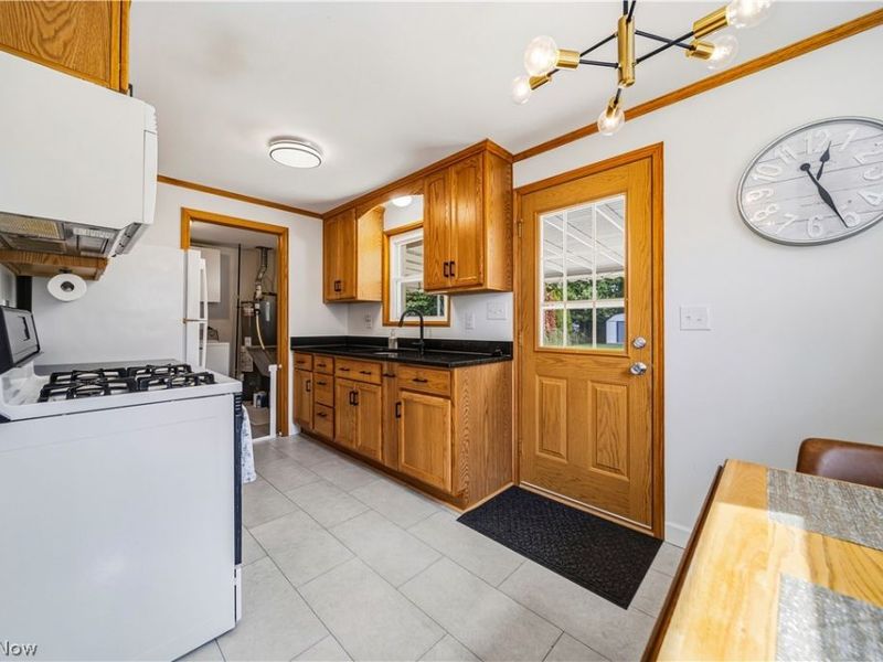 33450 Willowick Drive, Eastlake, OH 44095 Photo 5