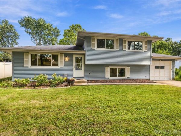 1612 Forrest Boulevard , St. Charles, IL 60174