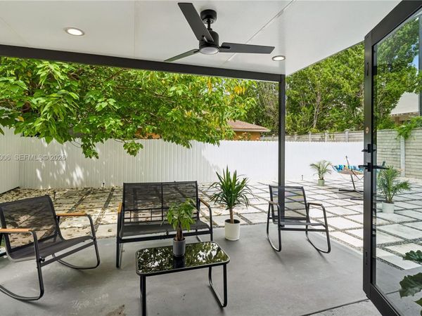 3737 Frow Ave , Miami, FL 33133