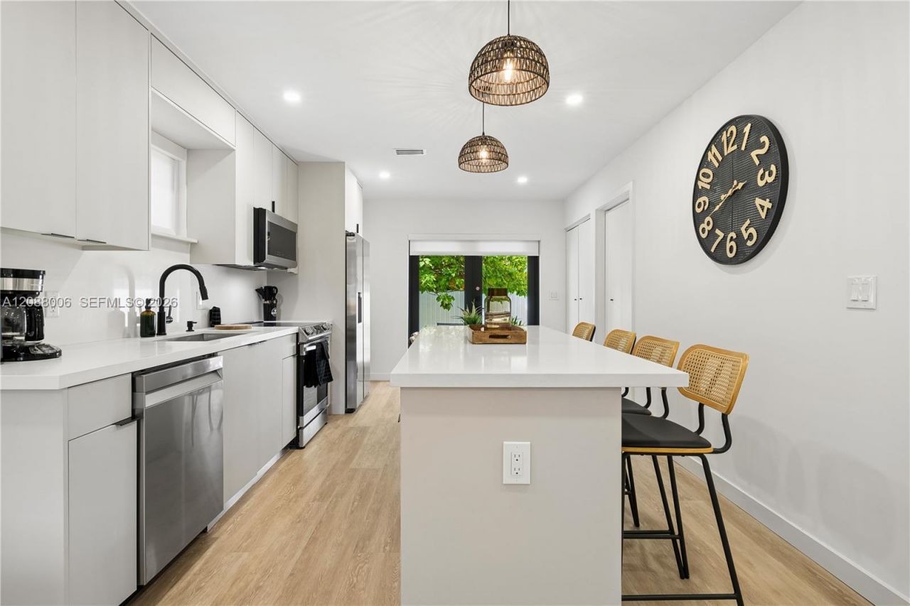 3737 Frow Ave, Miami, FL 33133 Photo