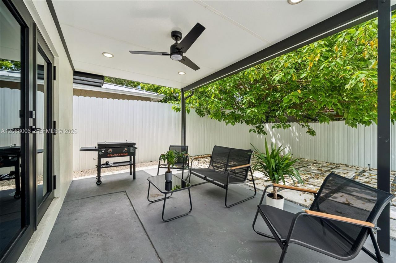 3737 Frow Ave, Miami, FL 33133 Photo