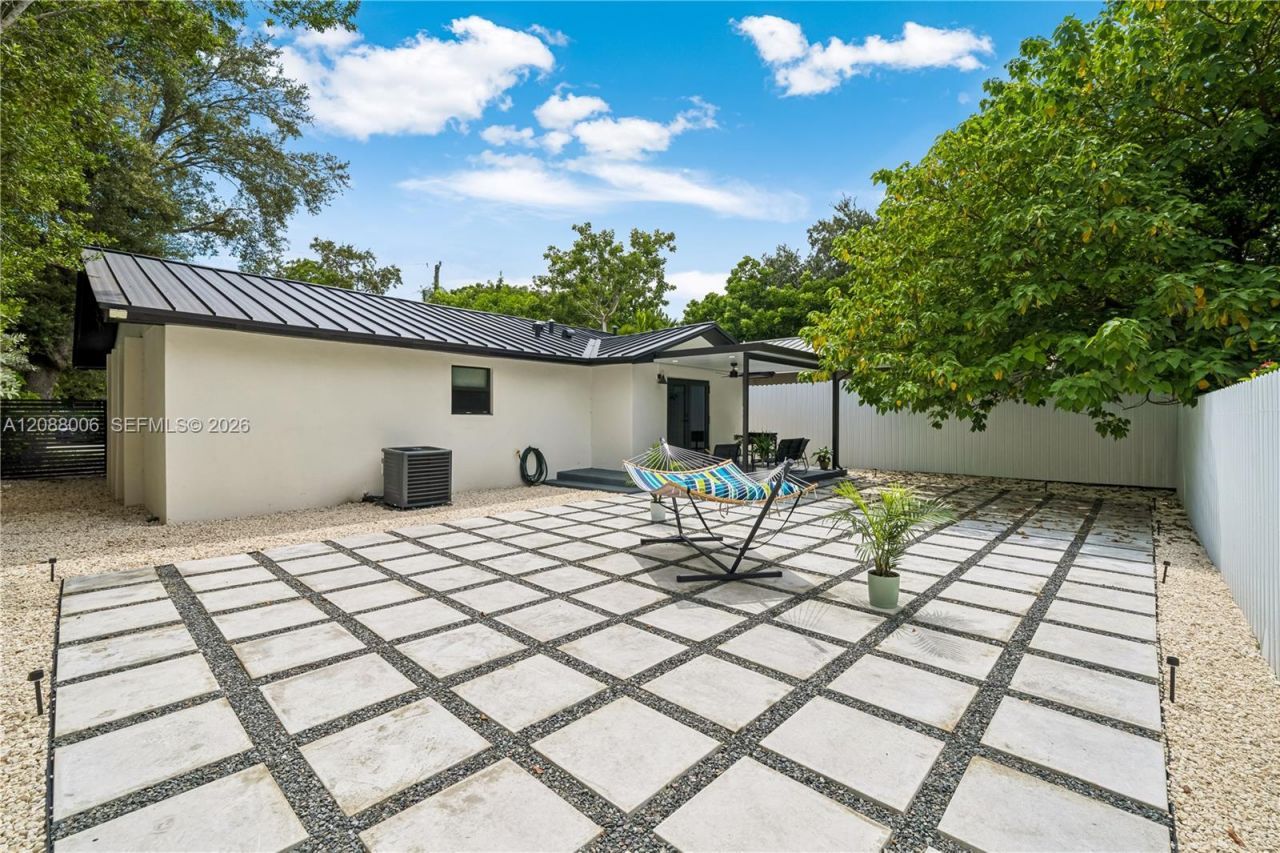 3737 Frow Ave, Miami, FL 33133 Photo