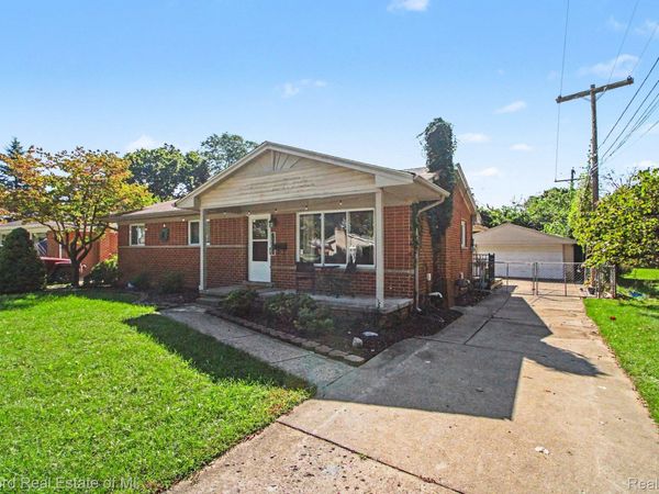 32731 Meadowbrook Street, Livonia, Mi 48154