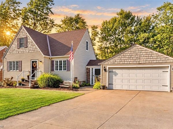 3710 W Pleasant Valley Road, Parma, OH 44134
