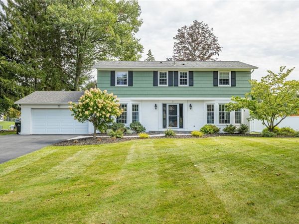 3 Rensselaer Drive, Pittsford, NY 14534