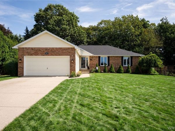 8959 Candlewood Lane , Clarence Center, NY 14032