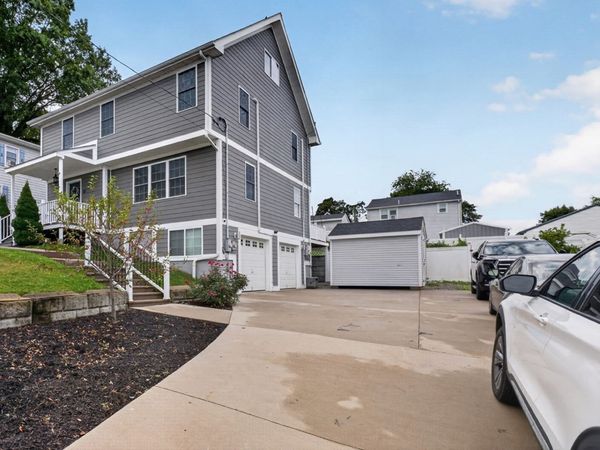 17 Montgomery St, Fall River, MA 02720