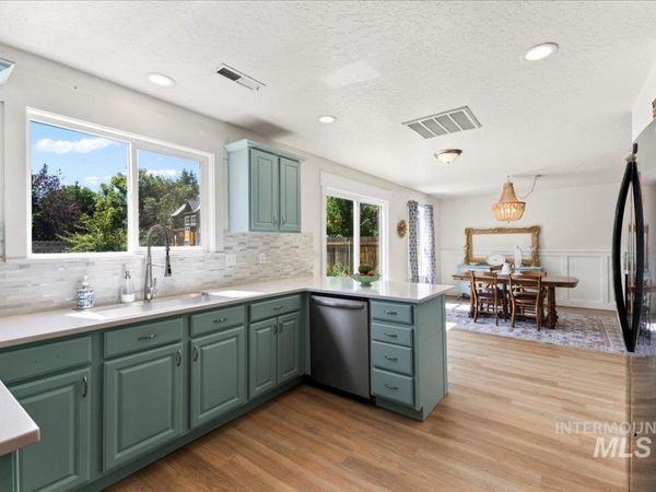 335 E Willowcreek Dr, Middleton, ID 83644