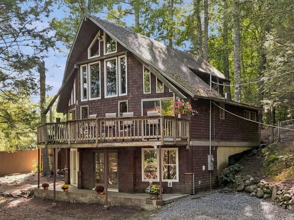 13 Beach Head Road, Nottingham, NH 03290