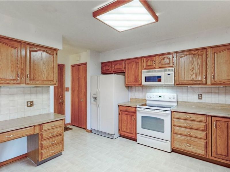230 Park Place Drive, Wadsworth, OH 44281 Photo 10