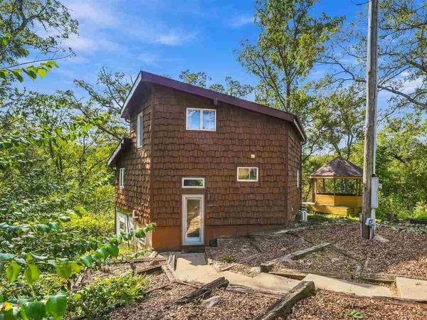 2750 Fern Cliff Rd, Wayland, IA 52654