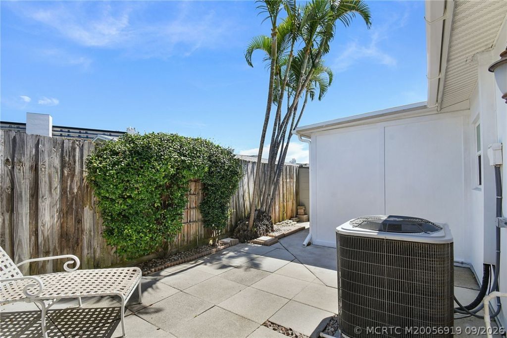 76 N El Mar Drive, Jensen Beach, FL 34957 Photo