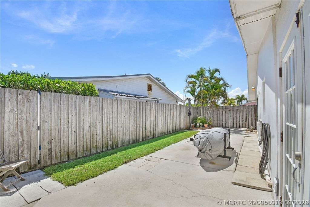 76 N El Mar Drive, Jensen Beach, FL 34957 Photo