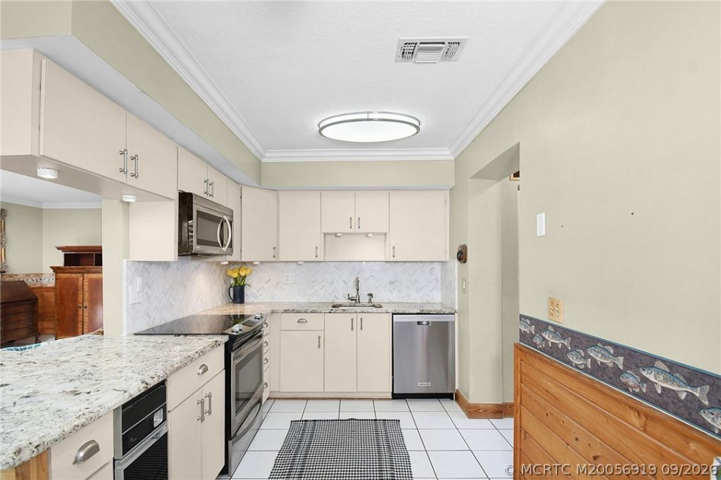 76 N El Mar Drive, Jensen Beach, FL 34957 Photo