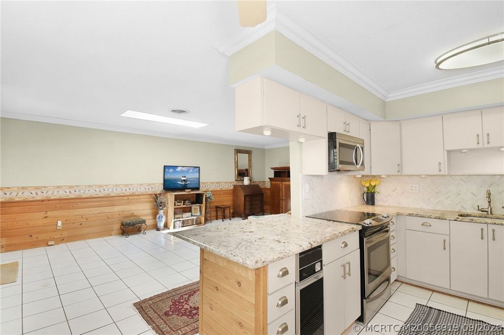 76 N El Mar Drive, Jensen Beach, FL 34957 Photo