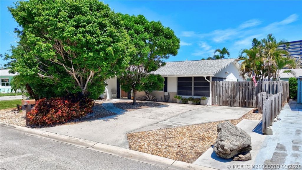 76 N El Mar Drive, Jensen Beach, FL 34957 Photo