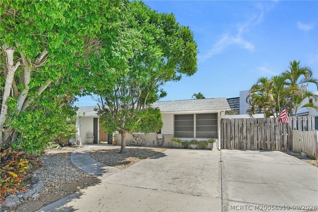76 N El Mar Drive, Jensen Beach, FL 34957 Photo