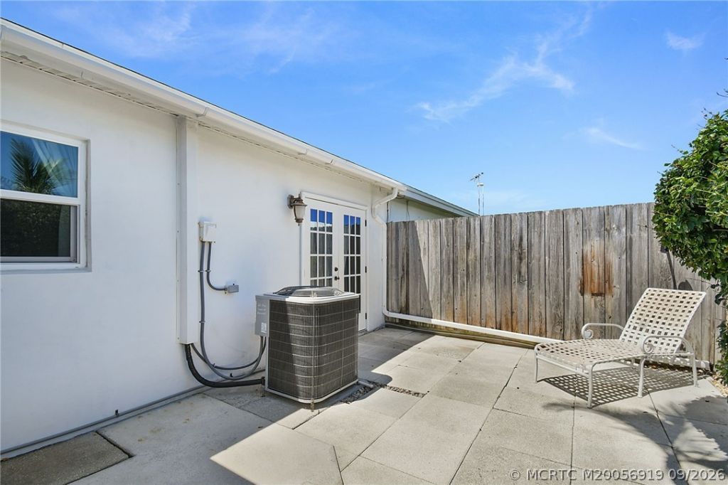76 N El Mar Drive, Jensen Beach, FL 34957 Photo