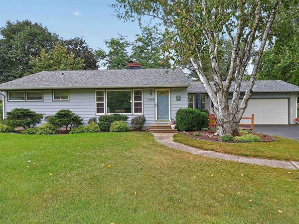 2566 White Oaks Drive, Beloit, WI 53511