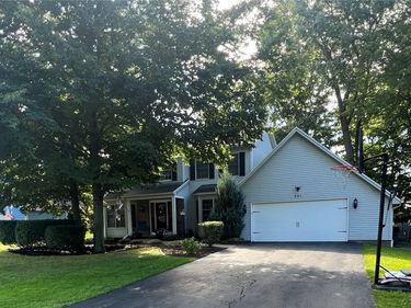 221 Mill Hollow Crossing , Rochester, NY 14626