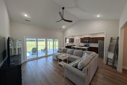 1174 Justice Loop photo 4