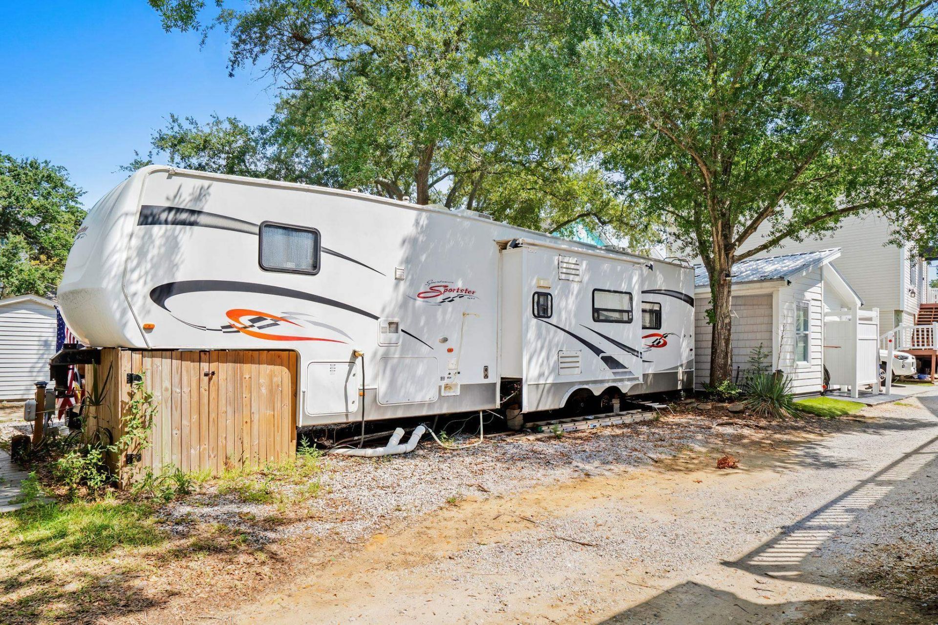 6001 - M-36 S Kings Hwy. Photo 4