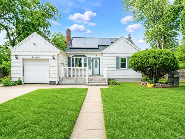 17 Maple Street , Brentwood, NY 11717