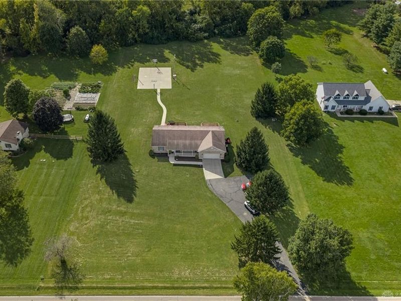 9845 Jamaica Road, Miamisburg, OH 45342 Photo 2