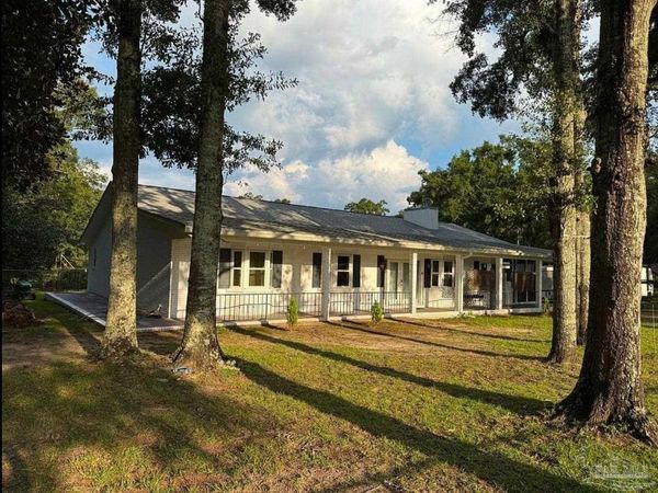 1429 Chippendale Rd, Cantonment, FL 32533