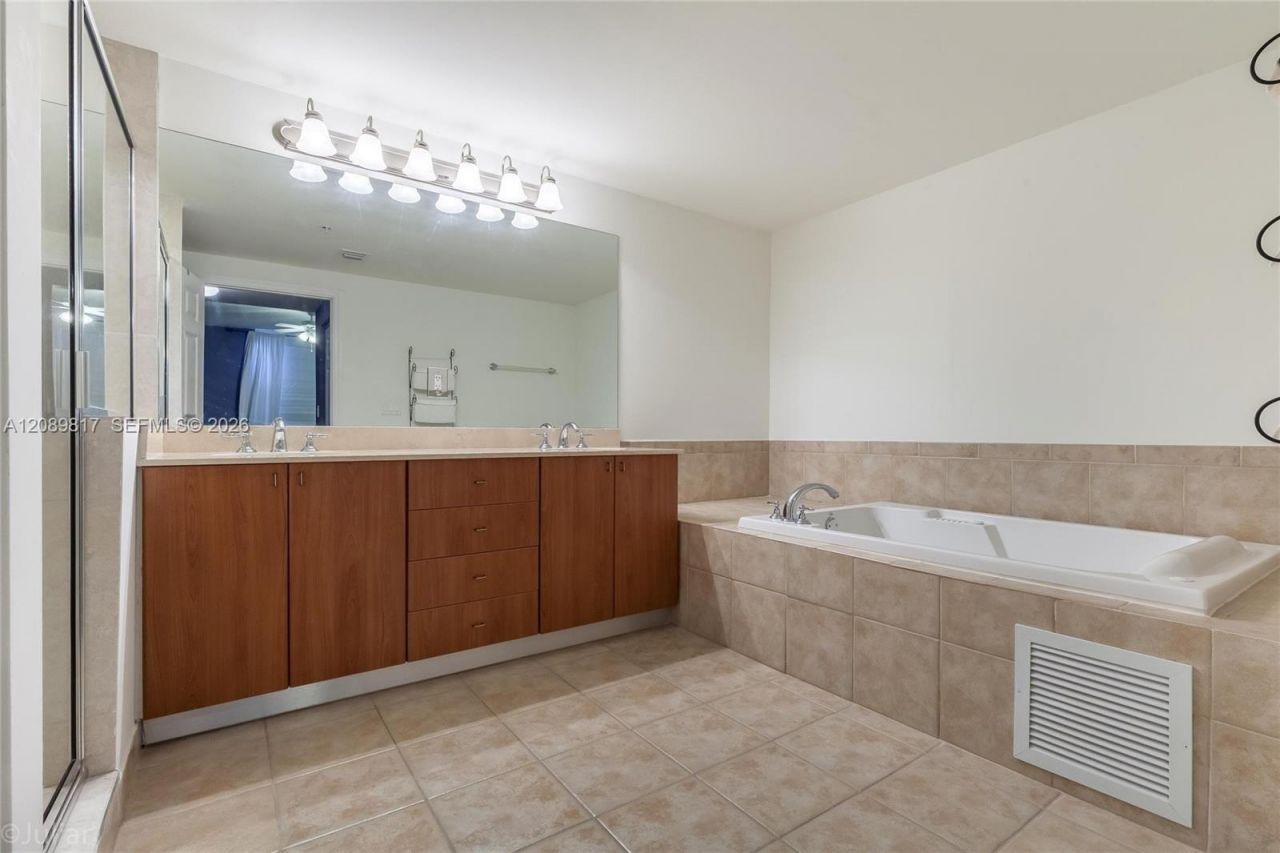 888 S Douglas Rd , Unit 1608, Coral Gables, FL 33134 Photo