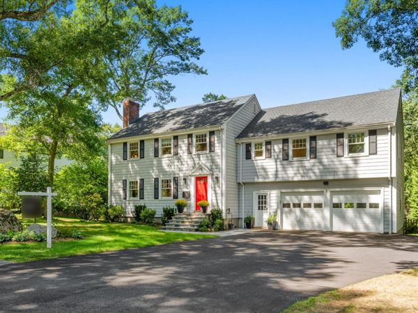 15 Wedgwood Rd, Wellesley, MA 02481