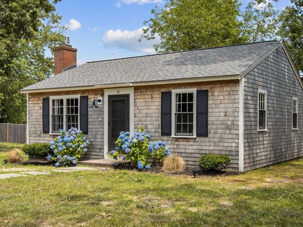 10 Manning Rd, Dennis, MA 02639